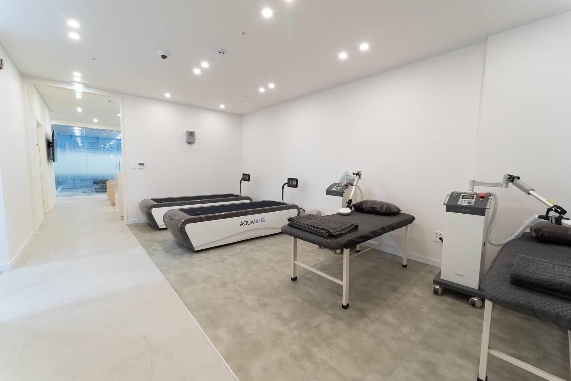 물리치료실 — 첨단 재활 장비